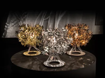 Lampada in tre varianti di colore Fiorellina Gold-Silver-Copper Table di Slamp